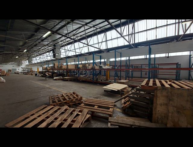 3,876M² FACTORY TO LET IN ALRODE